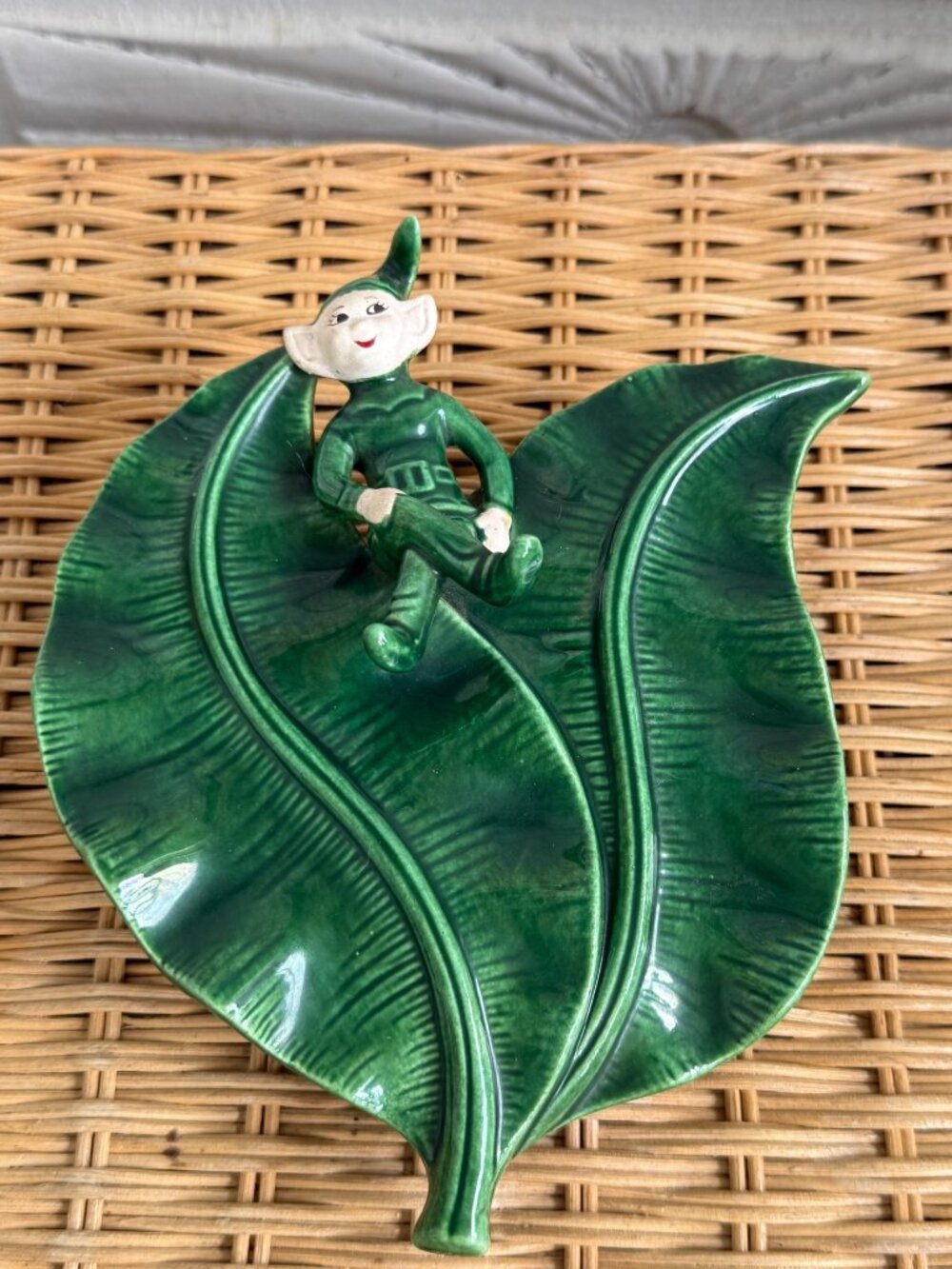 Vintage 1950s Treasure Craft Leaf Wall Pocket Vase Pixe Elf Kitschy Retro